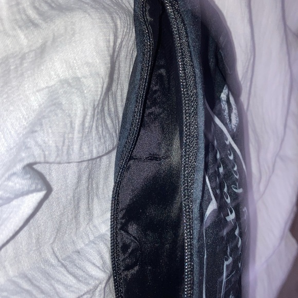 Cosmetic Case Black and White NWOT - Picture 5 of 13